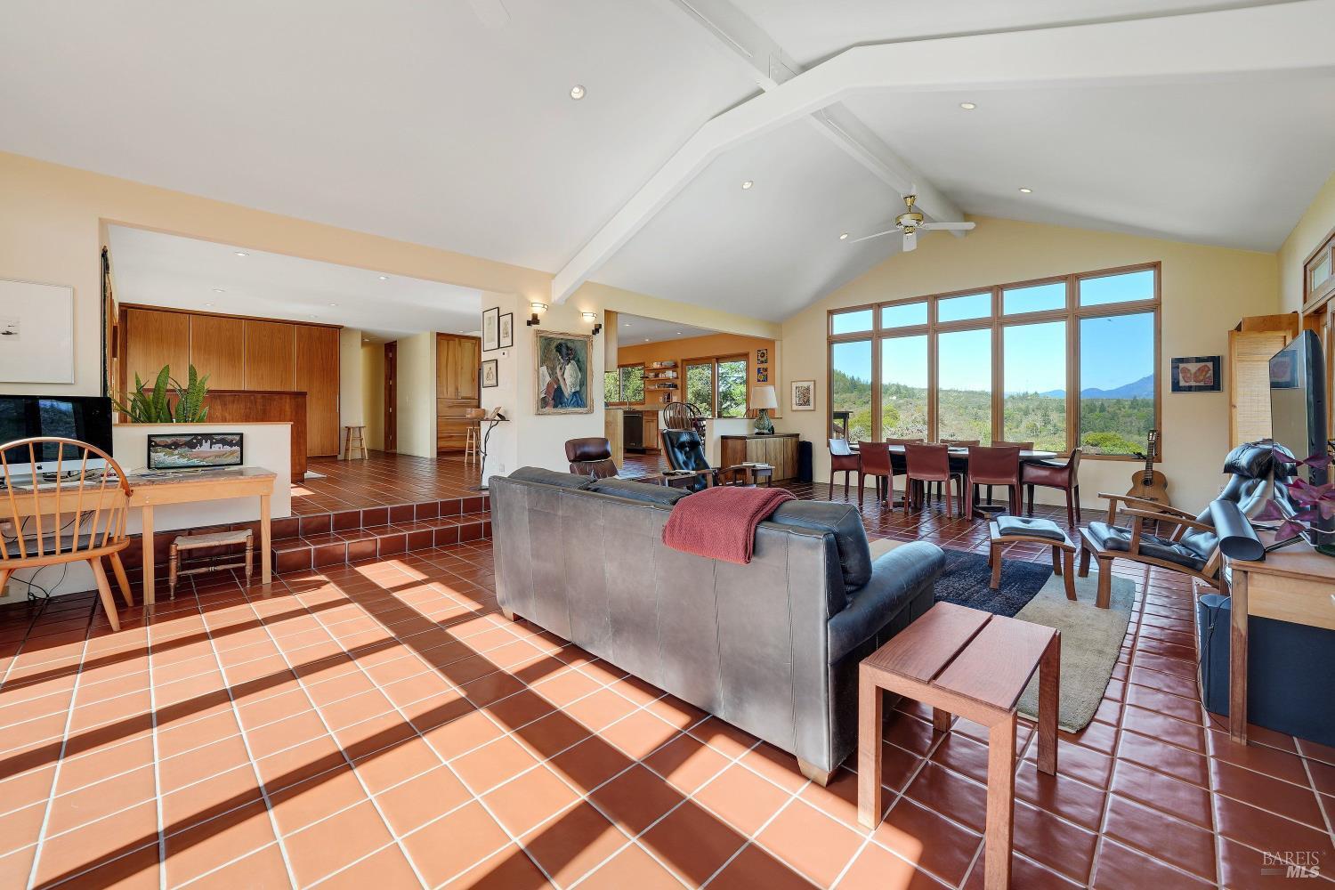 Detail Gallery Image 8 of 26 For 5809 Sharp Rd, Calistoga,  CA 94515 - 3 Beds | 2 Baths