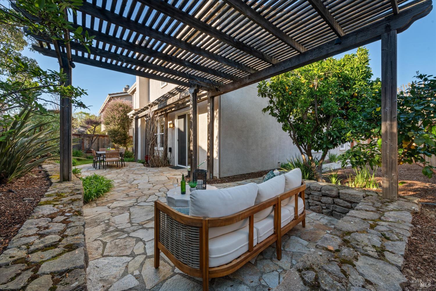 Detail Gallery Image 25 of 30 For 95 Summerbrooke Cir, Napa,  CA 94558 - 4 Beds | 3/1 Baths