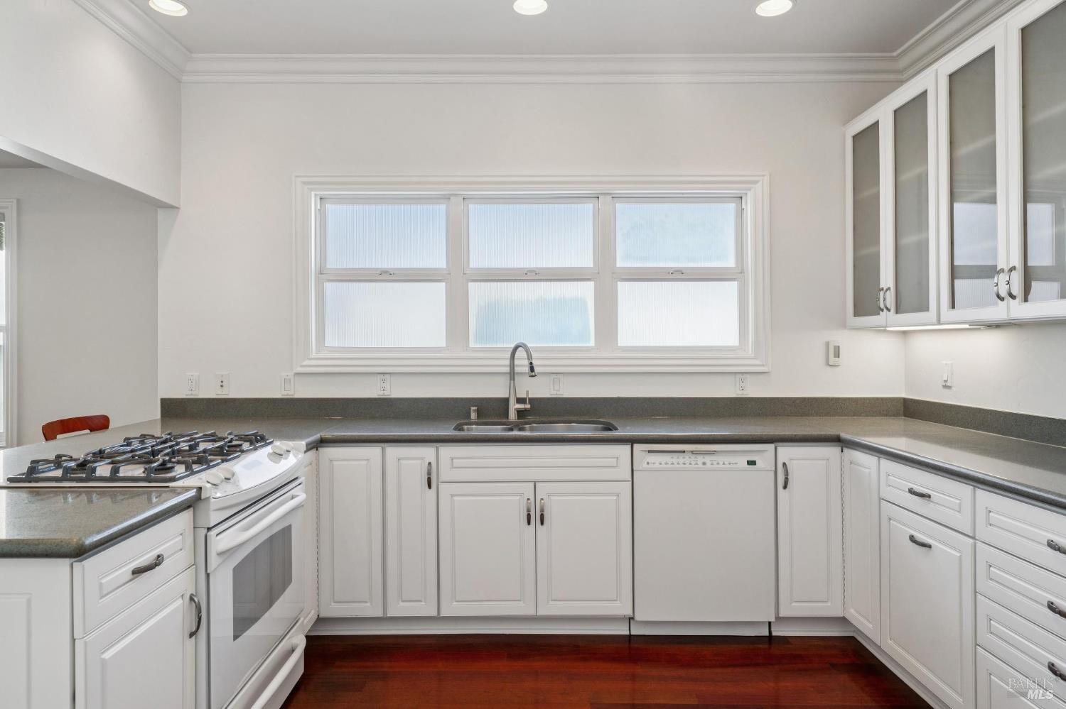 Detail Gallery Image 19 of 80 For 102 F St, San Rafael,  CA 94901 - – Beds | – Baths