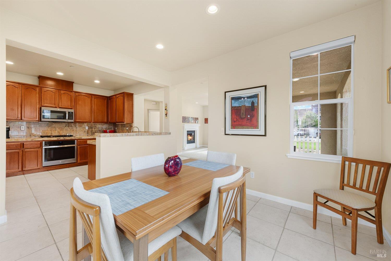 Detail Gallery Image 9 of 21 For 860 Citation Ct, Napa,  CA 94559 - 3 Beds | 2/1 Baths