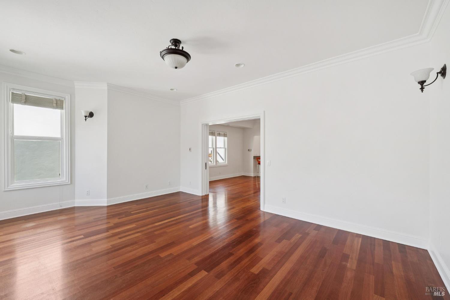 Detail Gallery Image 6 of 80 For 102 F St, San Rafael,  CA 94901 - 5 Beds | 4 Baths