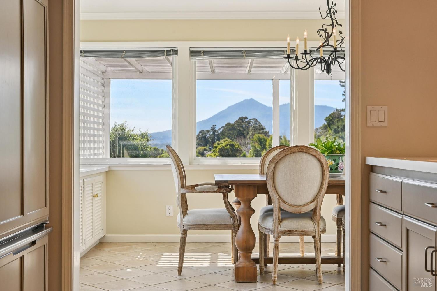 Detail Gallery Image 30 of 61 For 113 Convent Ct, San Rafael,  CA 94901 - 3 Beds | 2/2 Baths