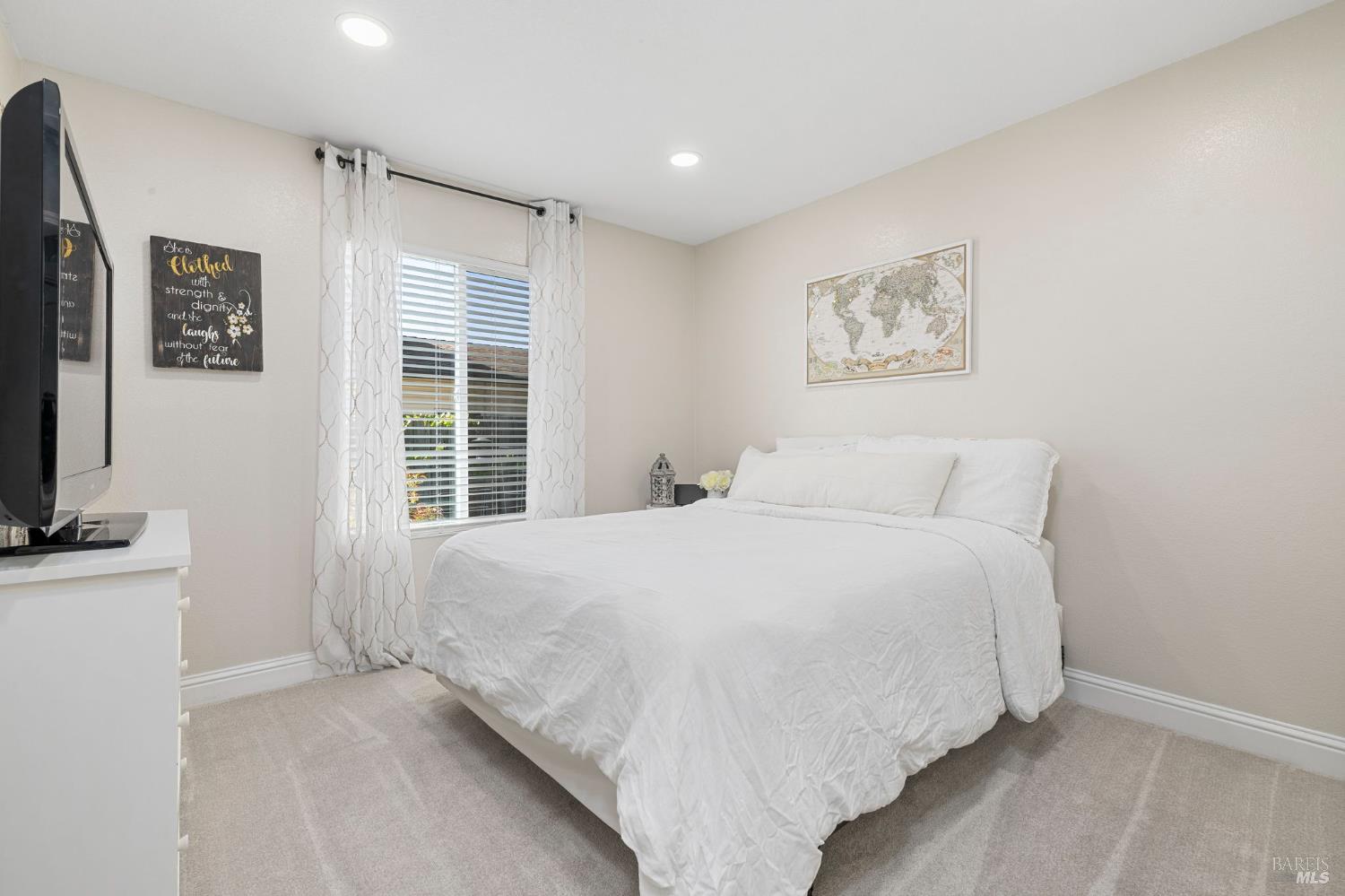 Detail Gallery Image 14 of 41 For 5328 Daniel Dr, Rohnert Park,  CA 94928 - 4 Beds | 3 Baths