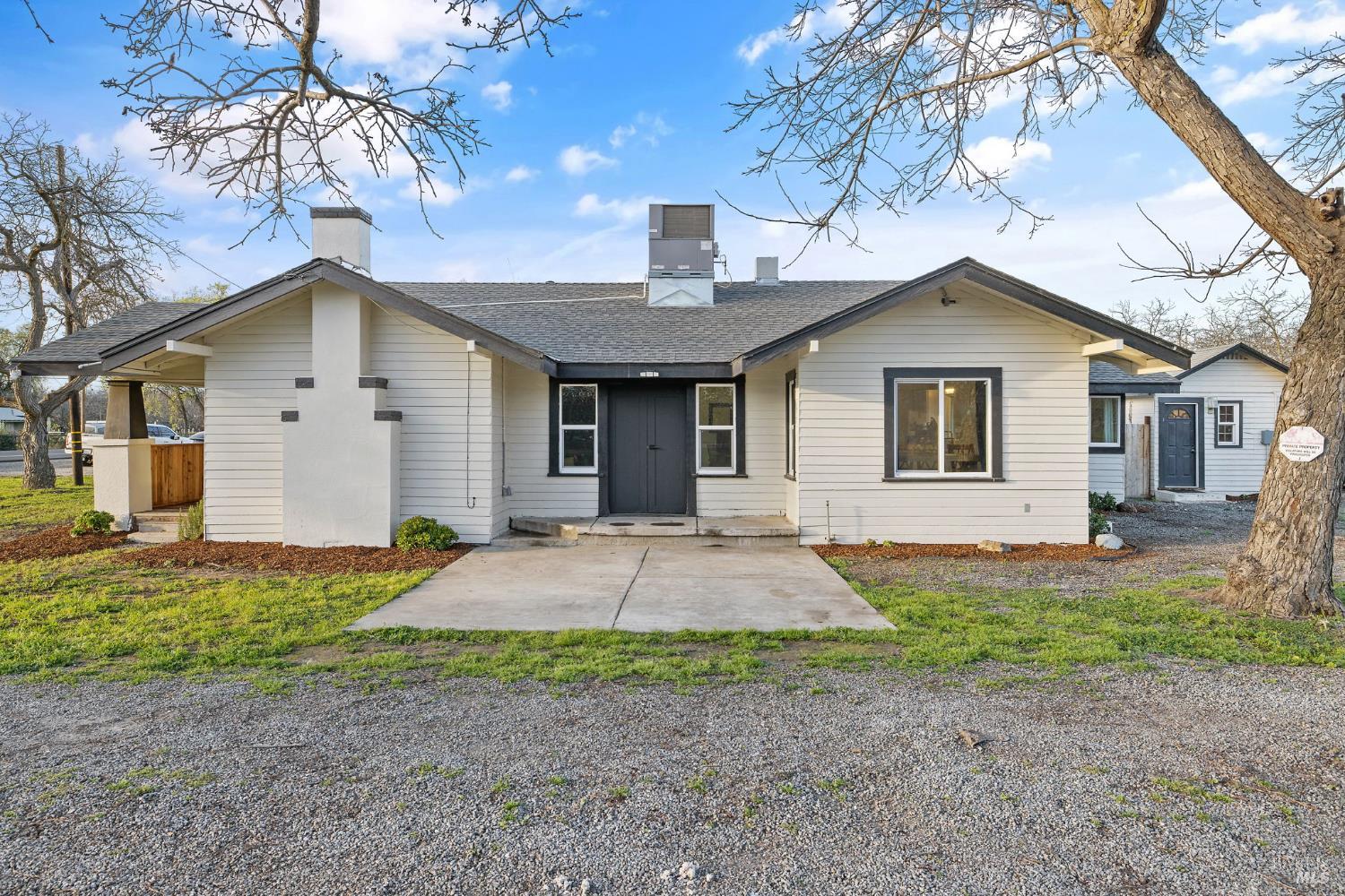 Detail Gallery Image 8 of 57 For 31460 Road 160 Rd, Visalia,  CA 93292 - 4 Beds | 3 Baths