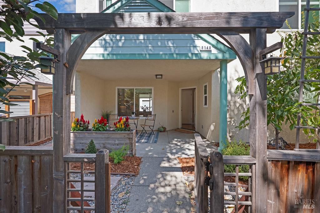 Detail Gallery Image 4 of 31 For 8148 Bodega Ave, Sebastopol,  CA 95472 - 3 Beds | 1/1 Baths