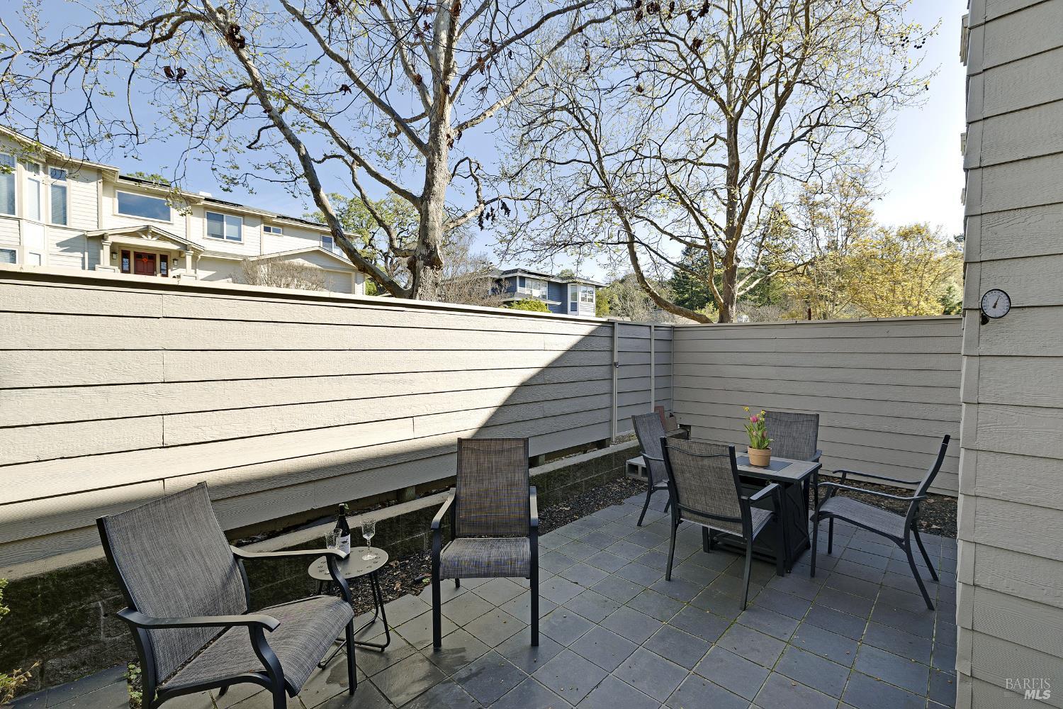 Detail Gallery Image 13 of 30 For 36 Bridle Path Ln, Novato,  CA 94945 - 2 Beds | 2 Baths