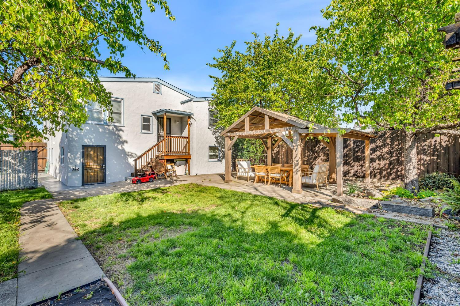 Detail Gallery Image 30 of 32 For 729 1st St, Rodeo,  CA 94572 - 3 Beds | 2 Baths