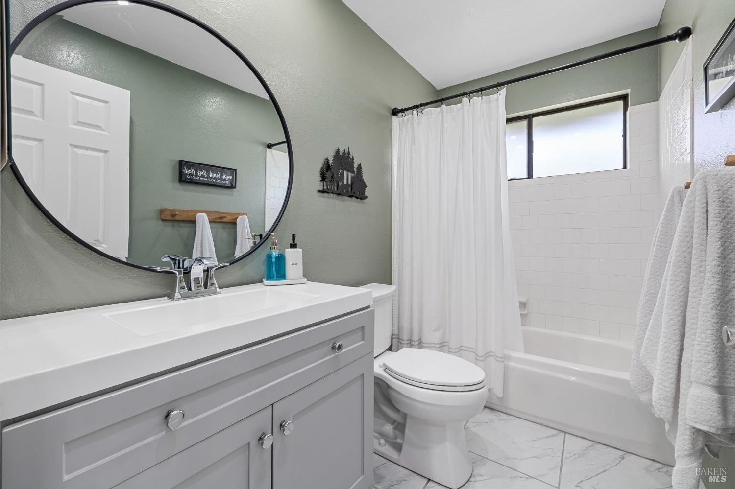 Detail Gallery Image 19 of 41 For 5328 Daniel Dr, Rohnert Park,  CA 94928 - 4 Beds | 3 Baths