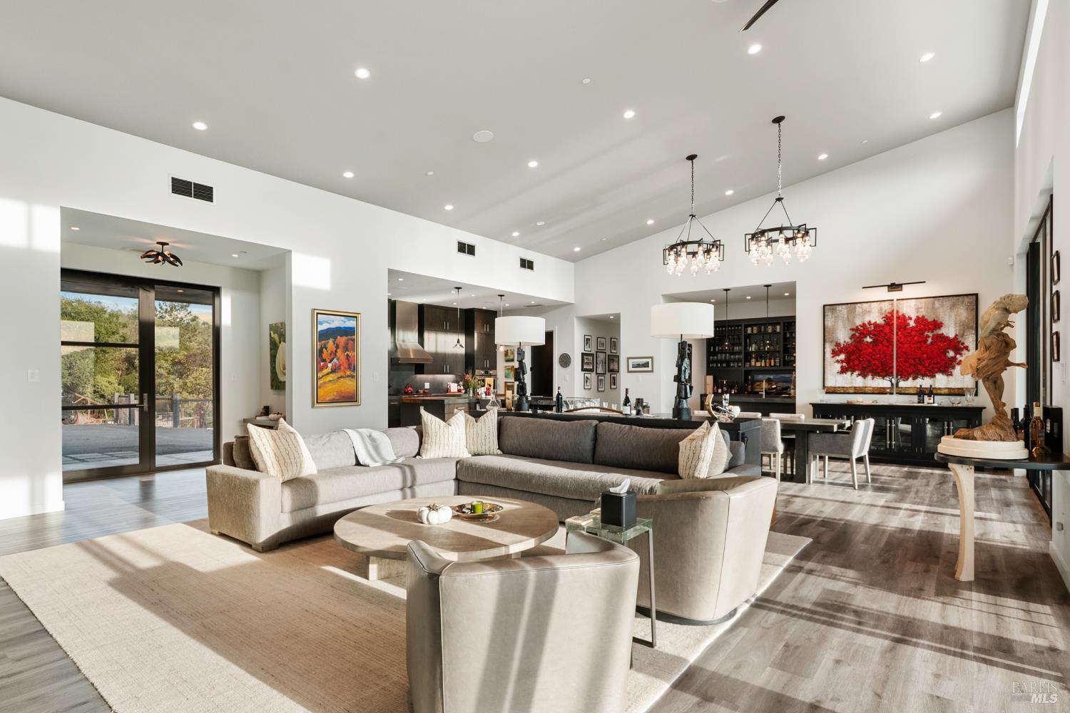 Detail Gallery Image 4 of 11 For 22700 Walling Rd, Geyserville,  CA 95441 - 3 Beds | 3/1 Baths