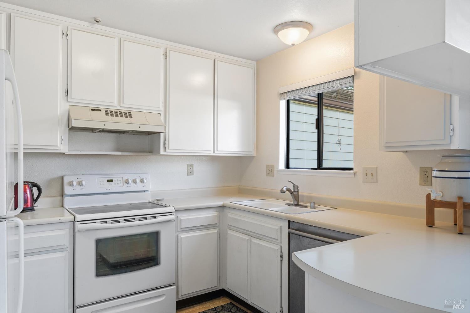 Detail Gallery Image 6 of 24 For 79 William St #S,  Cotati,  CA 94931 - 2 Beds | 1/1 Baths