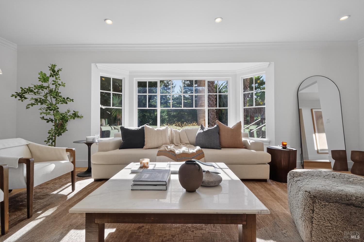 Detail Gallery Image 4 of 53 For 20 Archibald Ln, Novato,  CA 94945 - 4 Beds | 3/1 Baths