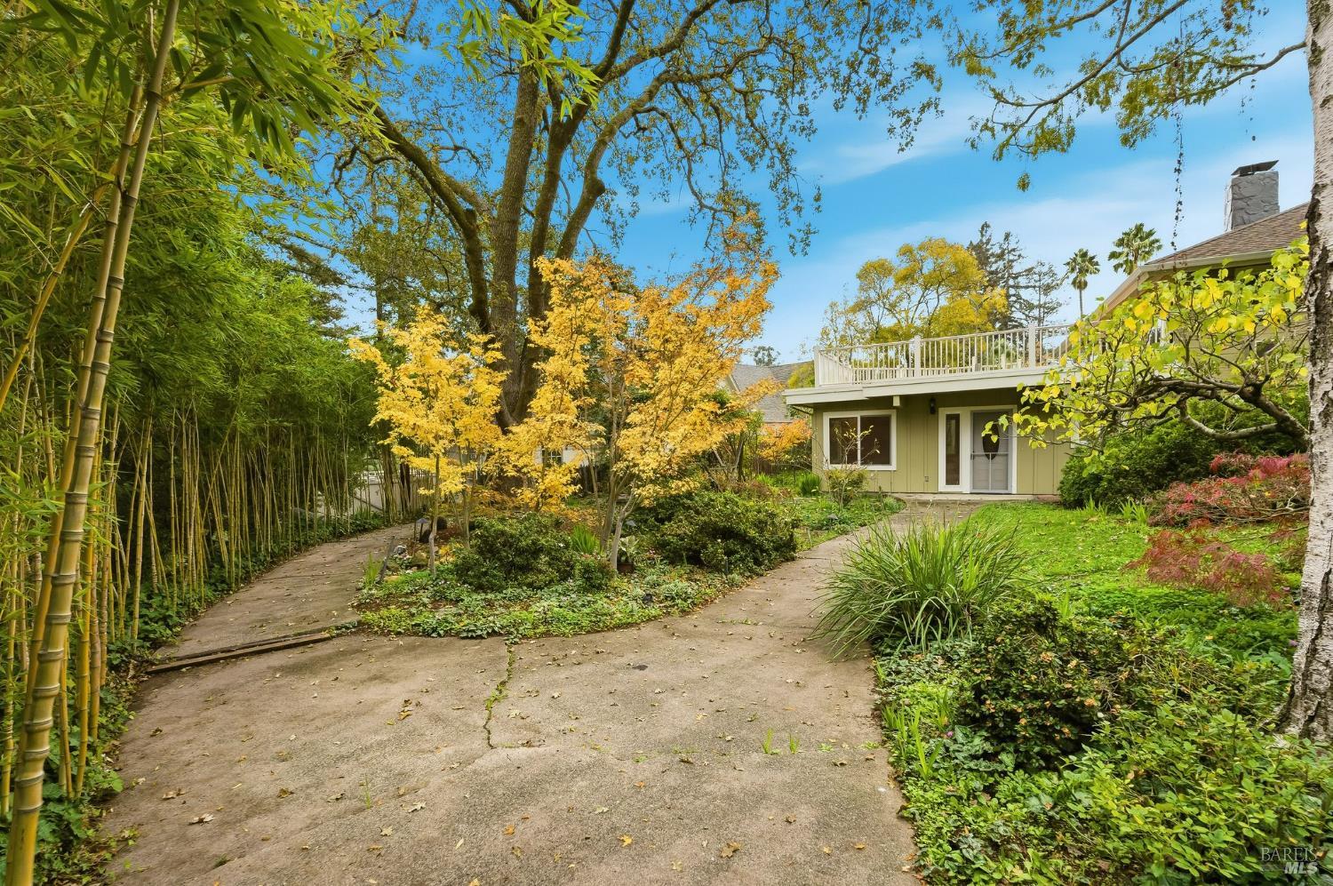 Detail Gallery Image 8 of 59 For 40 Newhall Dr, San Rafael,  CA 94901 - 4 Beds | 3/1 Baths