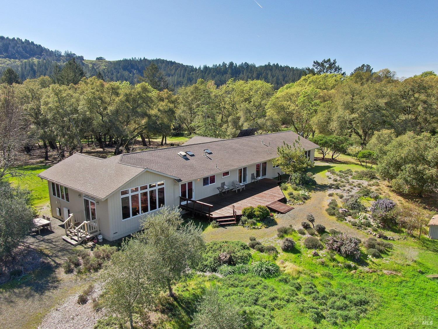 Detail Gallery Image 2 of 26 For 5809 Sharp Rd, Calistoga,  CA 94515 - 3 Beds | 2 Baths