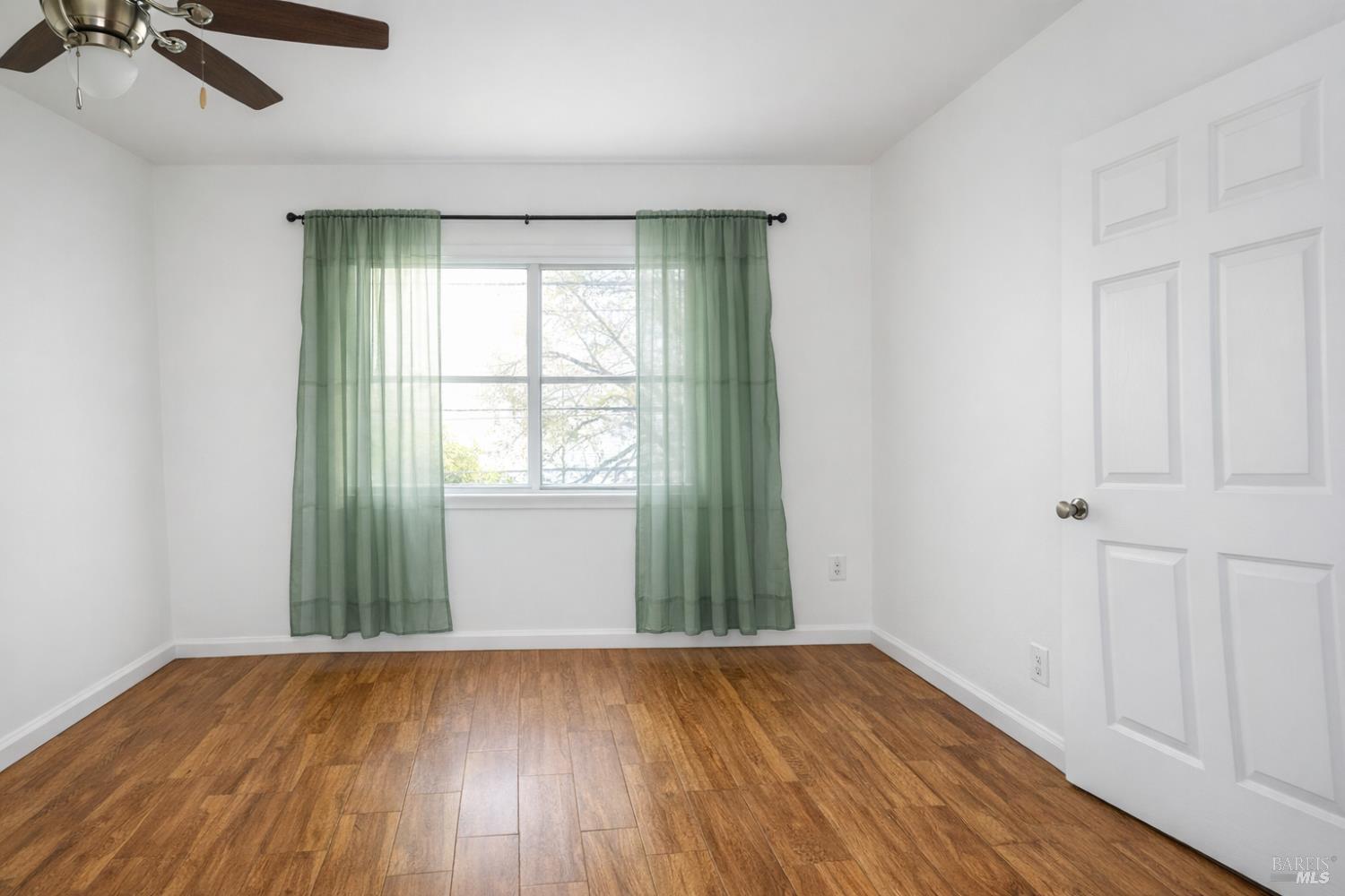 Detail Gallery Image 10 of 19 For 1029 73rd Ave, Oakland,  CA 94621 - 2 Beds | 1 Baths