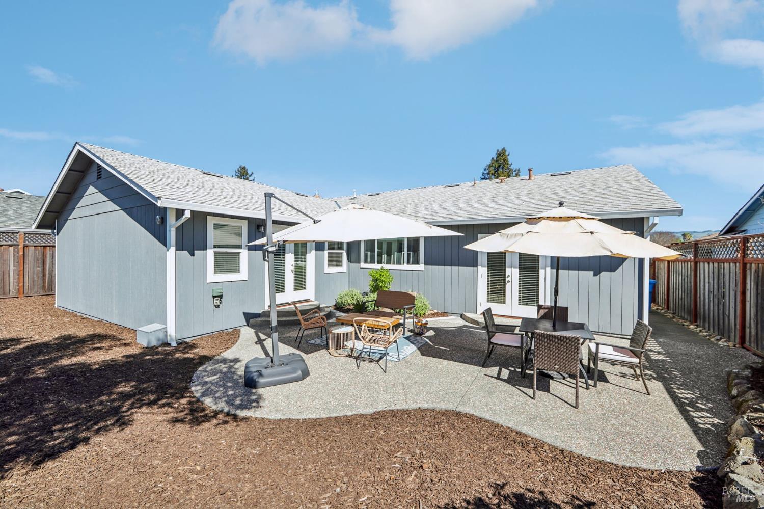 Detail Gallery Image 30 of 34 For 815 Whitney Way, Petaluma,  CA 94954 - 3 Beds | 2 Baths