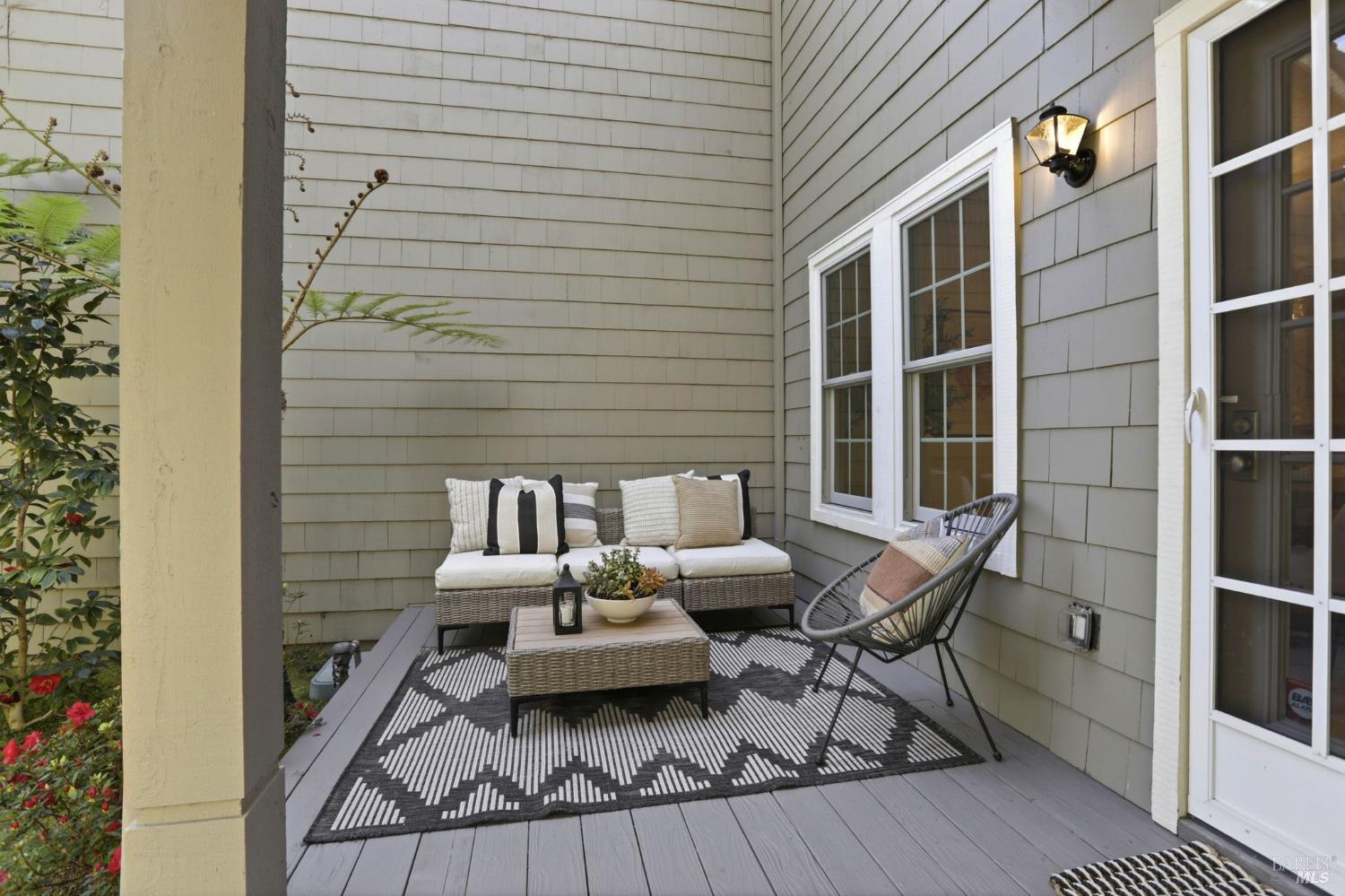 Detail Gallery Image 34 of 44 For 8 Partridge Dr, San Rafael,  CA 94901 - 3 Beds | 2/1 Baths