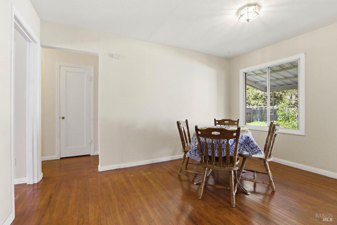 Detail Gallery Image 8 of 29 For 31 Claus Dr, Fairfax,  CA 94930 - 2 Beds | 1 Baths