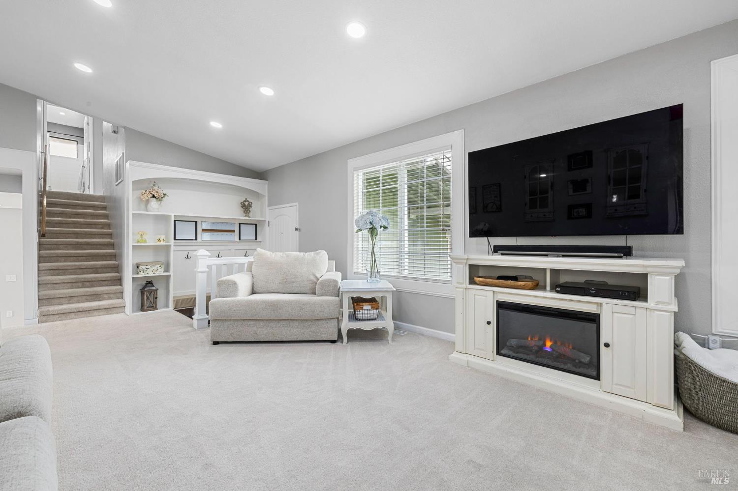 Detail Gallery Image 6 of 41 For 5328 Daniel Dr, Rohnert Park,  CA 94928 - 4 Beds | 3 Baths