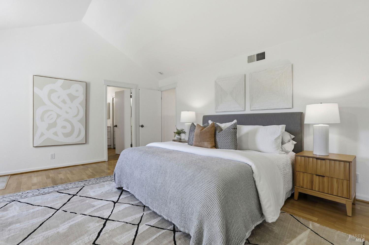 Detail Gallery Image 28 of 44 For 8 Partridge Dr, San Rafael,  CA 94901 - 3 Beds | 2/1 Baths