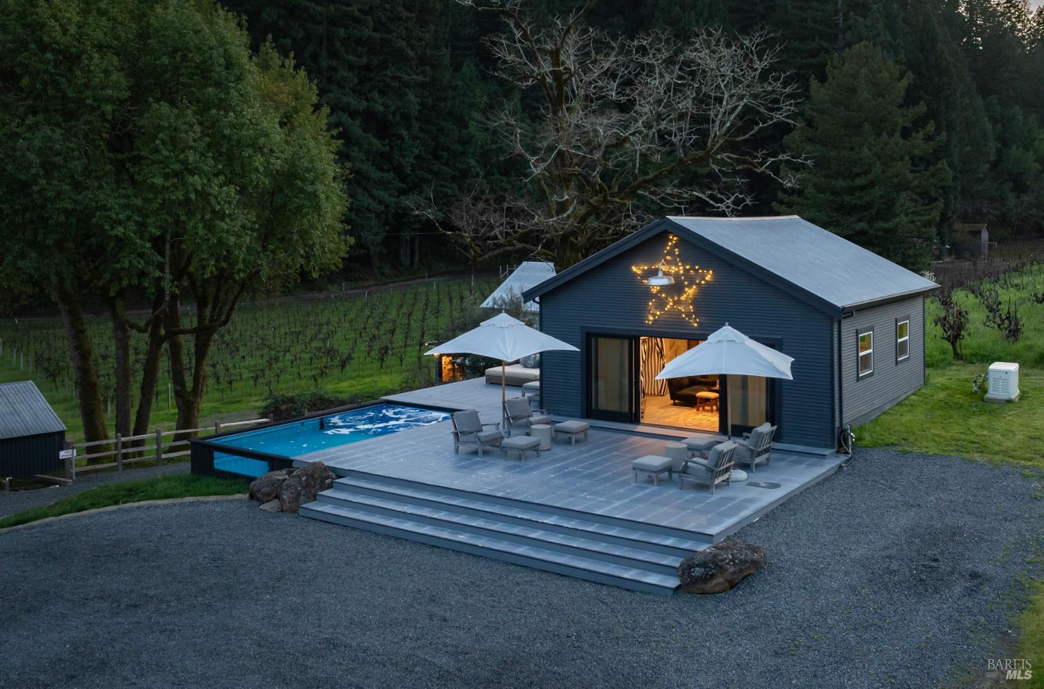 Detail Gallery Image 32 of 57 For 8781 Martinelli Rd, Forestville,  CA 95436 - 4 Beds | 4 Baths