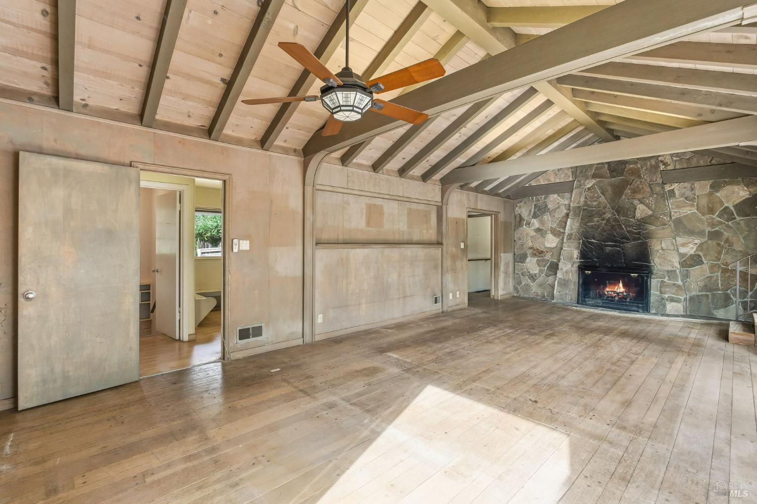 Detail Gallery Image 15 of 59 For 40 Newhall Dr, San Rafael,  CA 94901 - 4 Beds | 3/1 Baths