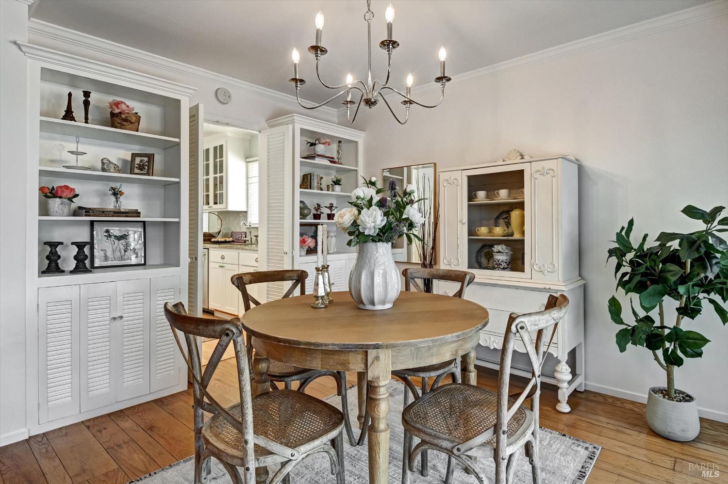 Detail Gallery Image 15 of 36 For 28 Hillcrest Dr, San Rafael,  CA 94901 - 2 Beds | 2 Baths