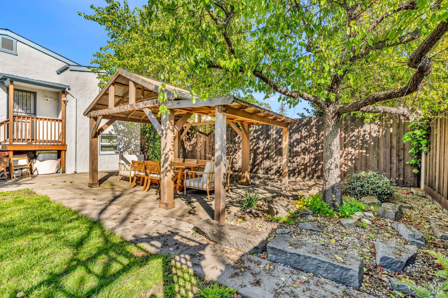 Detail Gallery Image 28 of 32 For 729 1st St, Rodeo,  CA 94572 - 3 Beds | 2 Baths