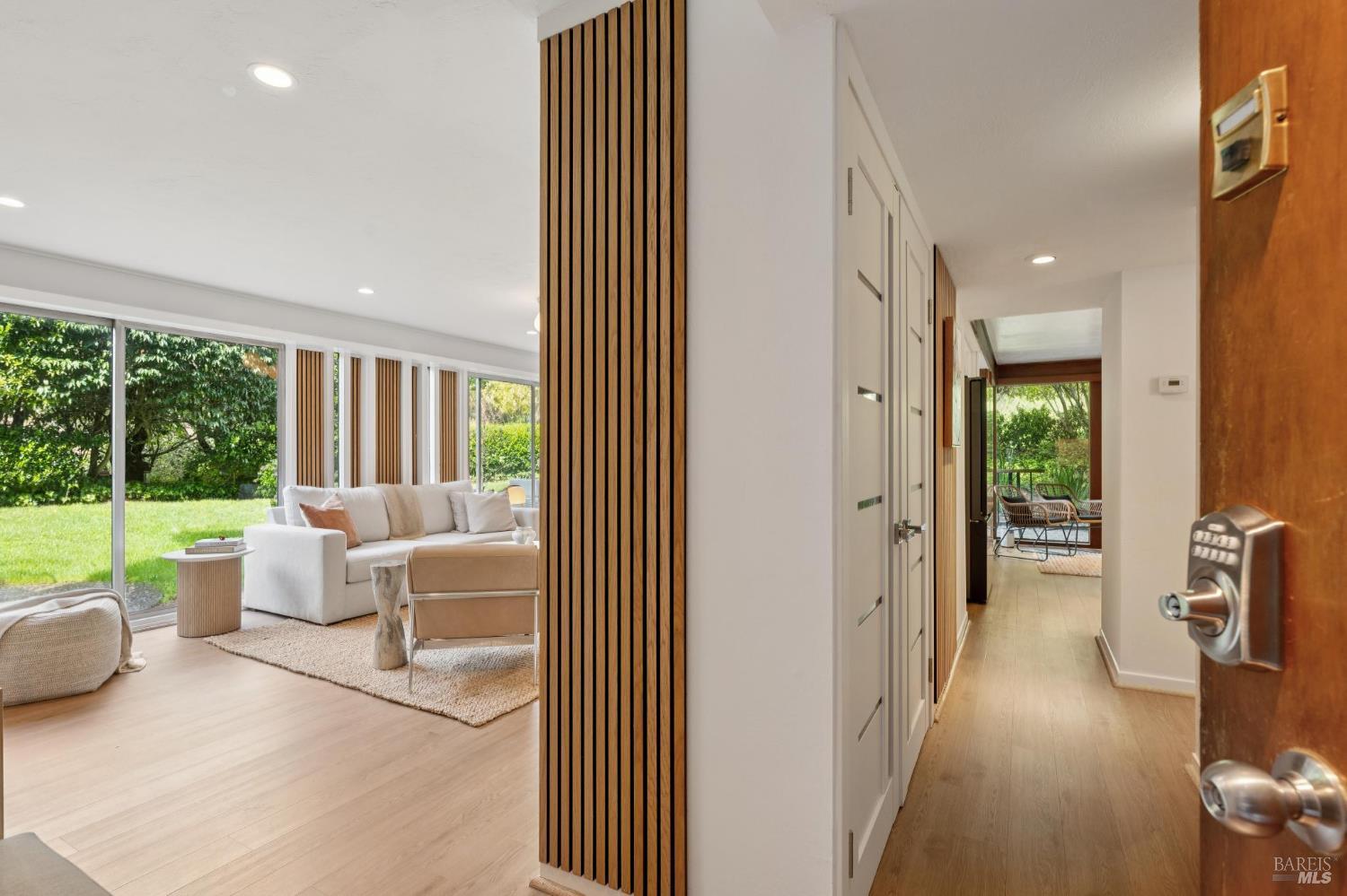 Detail Gallery Image 5 of 58 For 2 Lyford Dr #6,  Tiburon,  CA 94920 - 2 Beds | 2 Baths