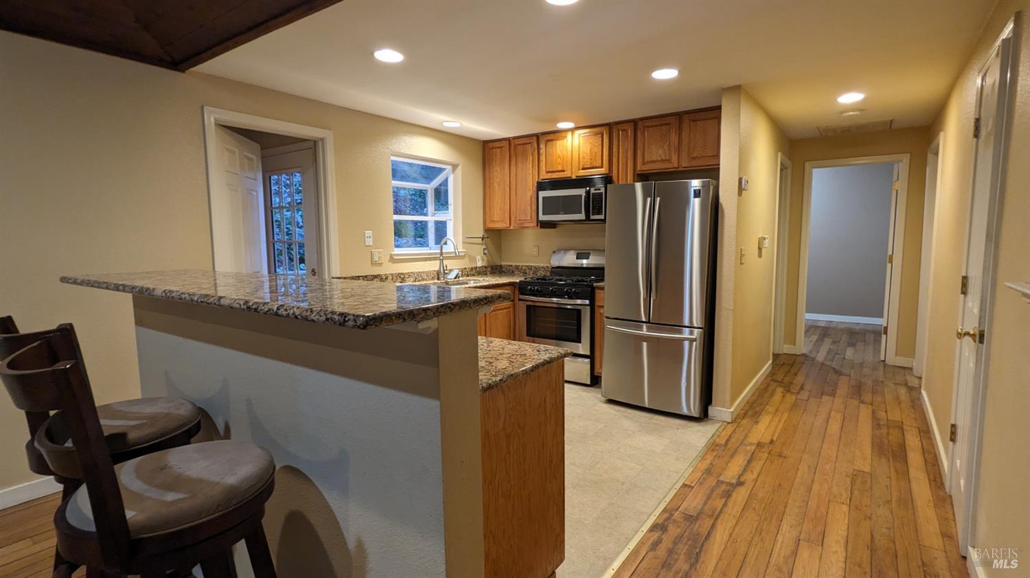 Detail Gallery Image 10 of 24 For 19026 Hidden Valley Rd, Guerneville,  CA 95446 - 3 Beds | 2 Baths