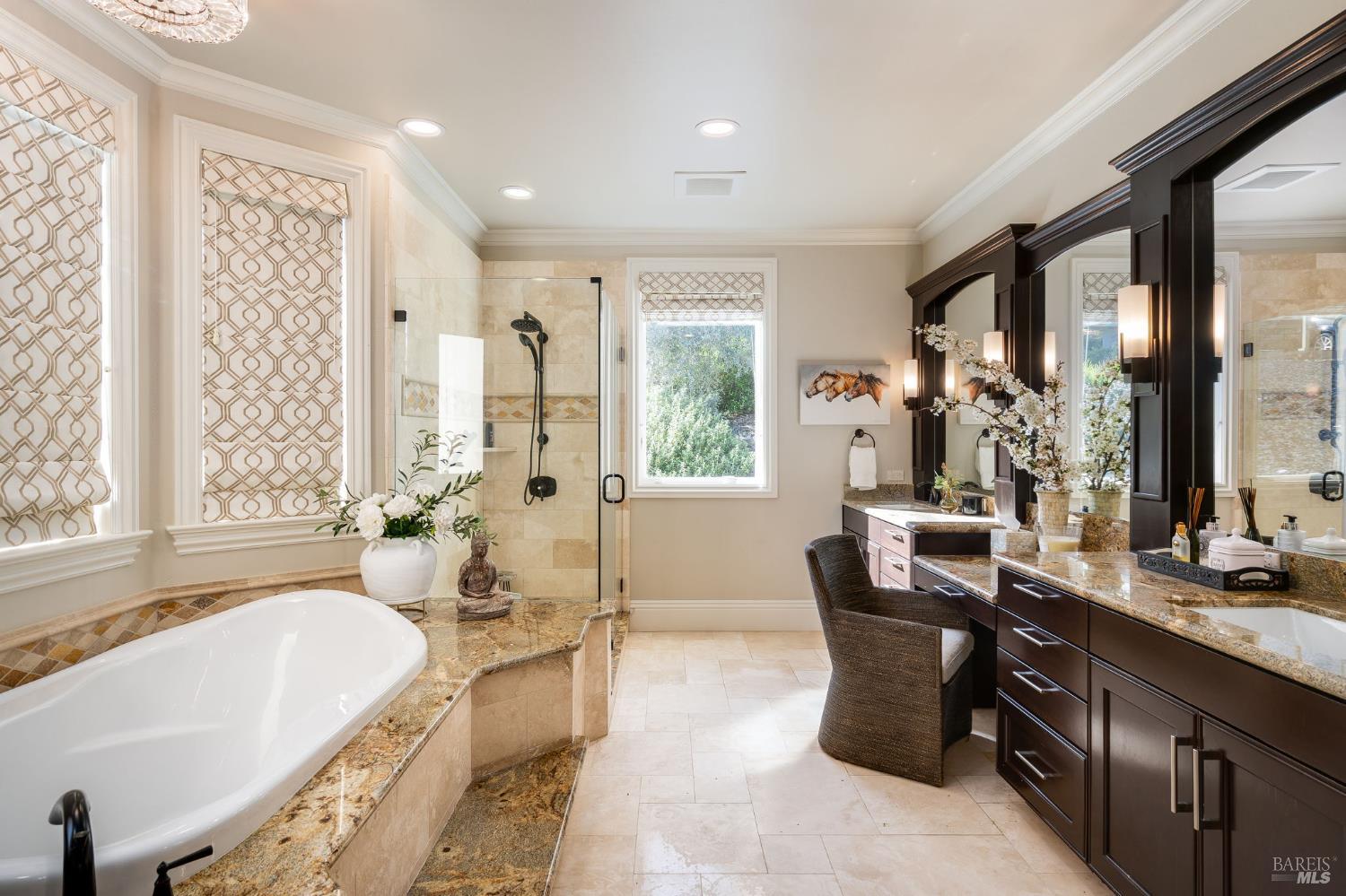 Detail Gallery Image 38 of 68 For 10 Canterbury Dr, Napa,  CA 94558 - 3 Beds | 3/1 Baths