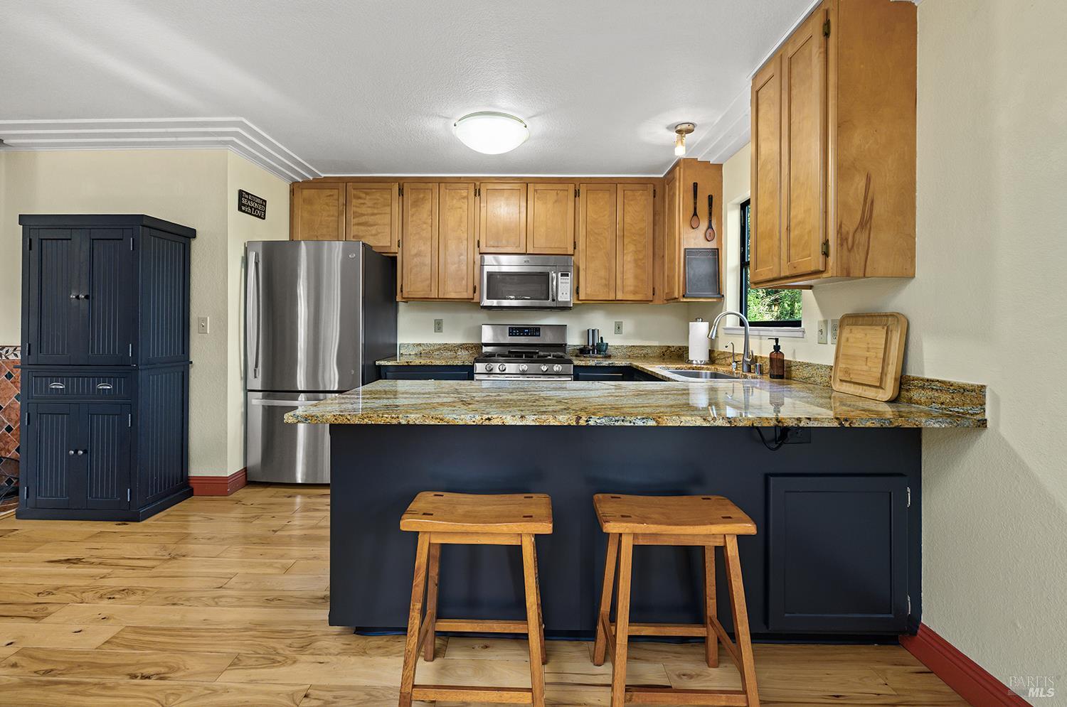 Detail Gallery Image 12 of 42 For 17450 Summit Ave, Guerneville,  CA 95446 - 3 Beds | 2 Baths