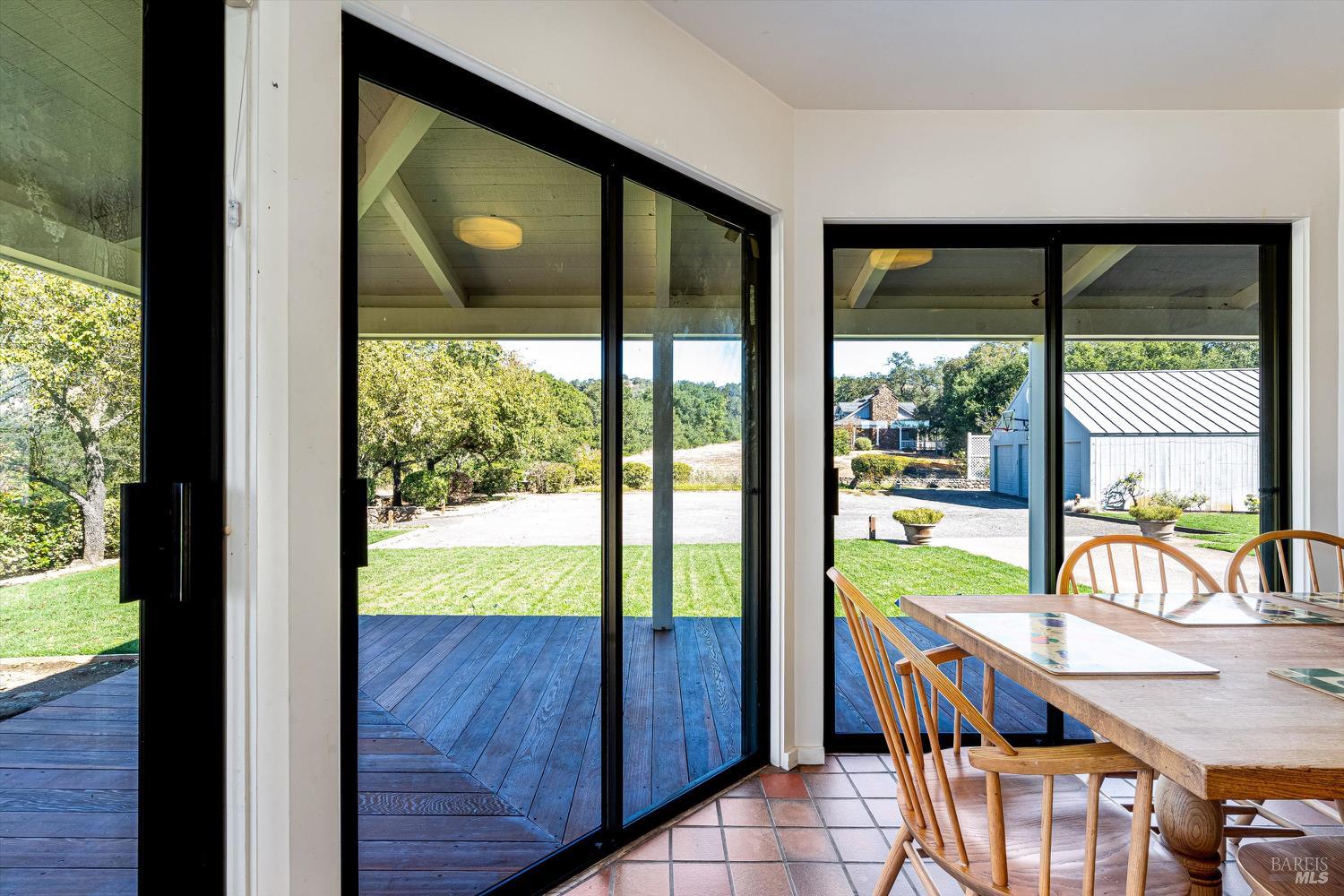 Detail Gallery Image 11 of 57 For 1740 Conn Valley Rd, Saint Helena,  CA 94574 - 3 Beds | 3/1 Baths