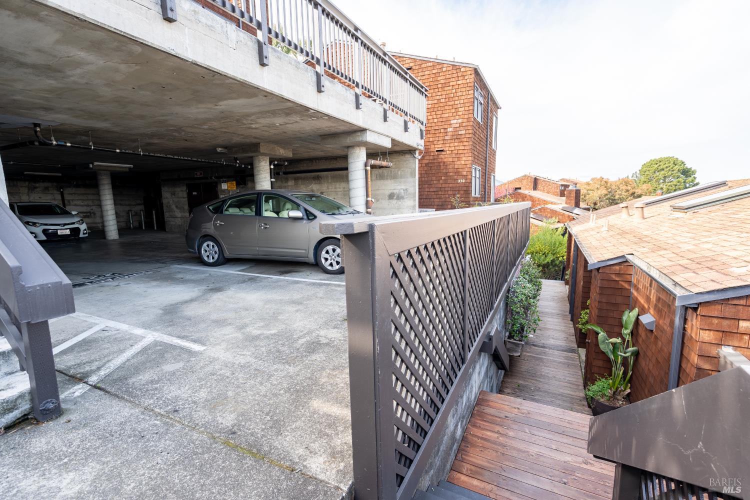 Detail Gallery Image 45 of 45 For 220 Headlands Ct, Sausalito,  CA 94965 - 2 Beds | 2/1 Baths