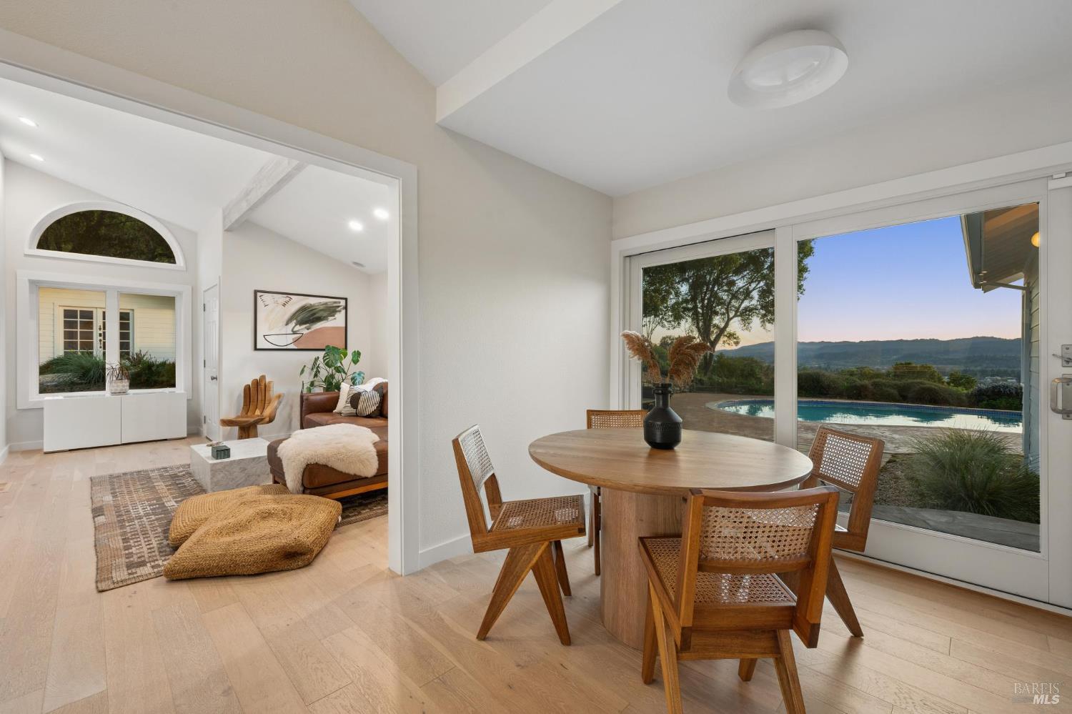 Detail Gallery Image 9 of 70 For 1236 N Fitch Mountain Rd, Healdsburg,  CA 95448 - 3 Beds | 2/1 Baths