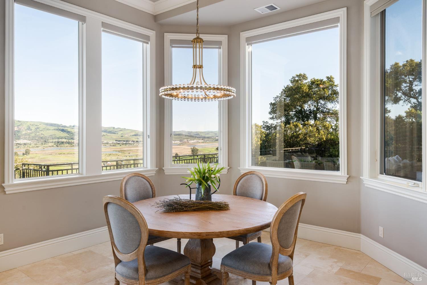 Detail Gallery Image 30 of 68 For 10 Canterbury Dr, Napa,  CA 94558 - 3 Beds | 3/1 Baths