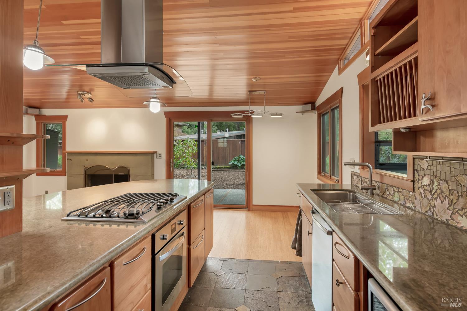 Detail Gallery Image 6 of 52 For 838 Oakwood Dr, Sonoma,  CA 95476 - 3 Beds | 2 Baths