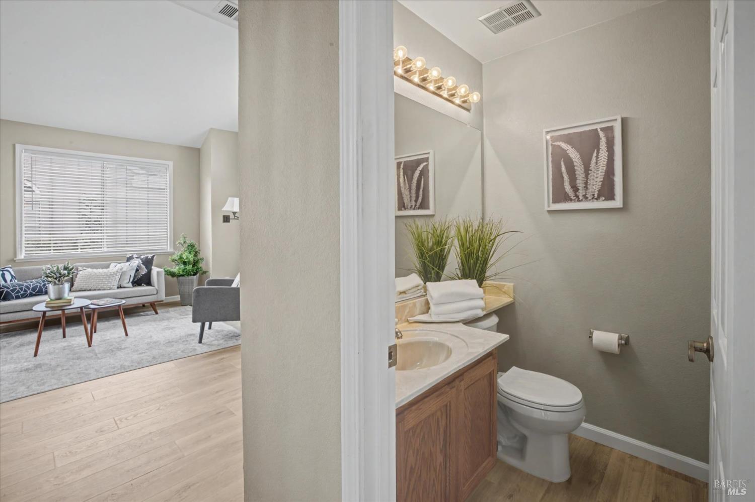 Detail Gallery Image 24 of 51 For 1030 Fox Hound Rd, Vacaville,  CA 95687 - 4 Beds | 2/1 Baths