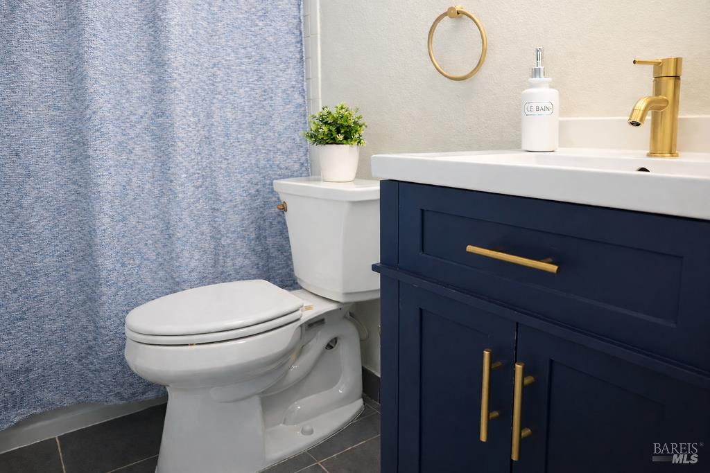 Detail Gallery Image 14 of 35 For 454 Harvest Cir, Vacaville,  CA 95687 - 5 Beds | 3 Baths