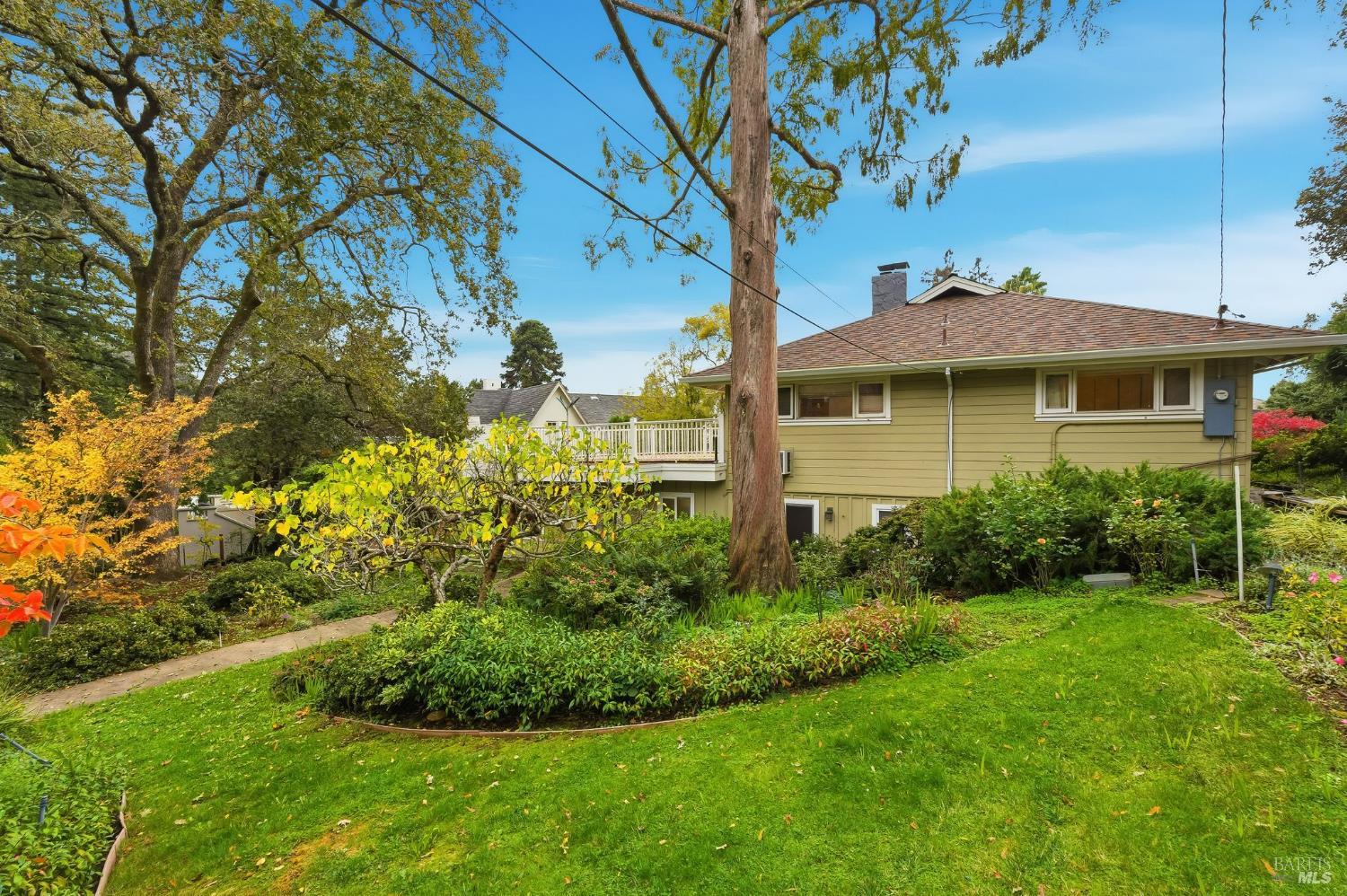 Detail Gallery Image 10 of 59 For 40 Newhall Dr, San Rafael,  CA 94901 - 4 Beds | 3/1 Baths