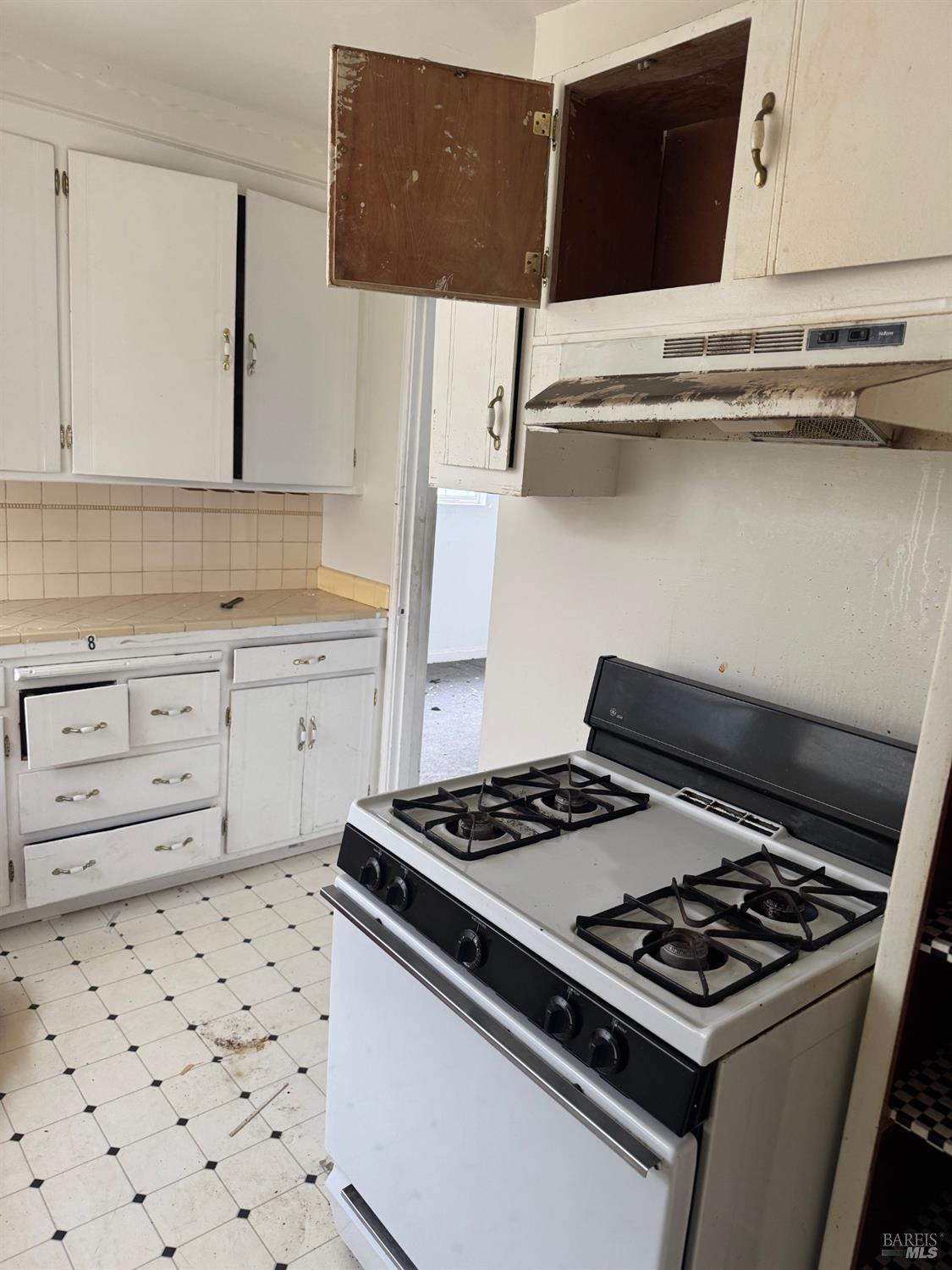 Detail Gallery Image 5 of 5 For 2814 Ohio Ave, Richmond,  CA 94804 - 2 Beds | 2 Baths