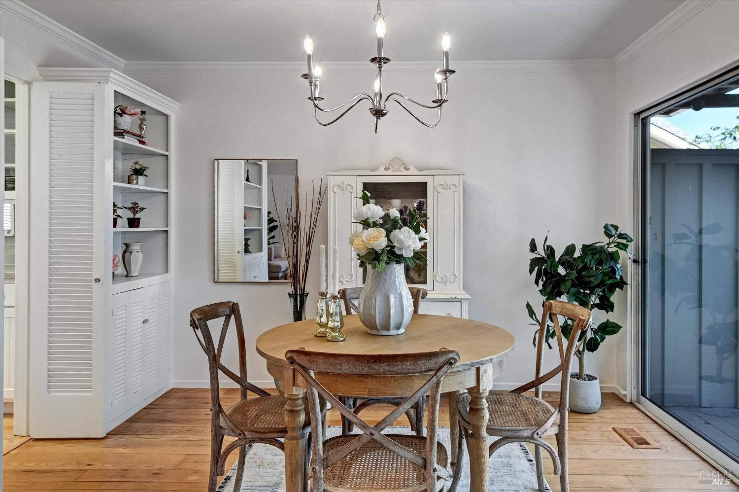 Detail Gallery Image 14 of 36 For 28 Hillcrest Dr, San Rafael,  CA 94901 - 2 Beds | 2 Baths