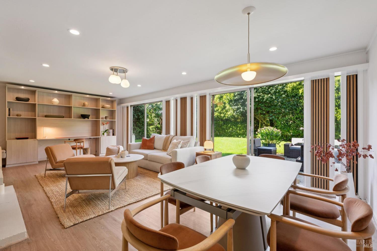 Detail Gallery Image 12 of 58 For 2 Lyford Dr #6,  Tiburon,  CA 94920 - 2 Beds | 2 Baths