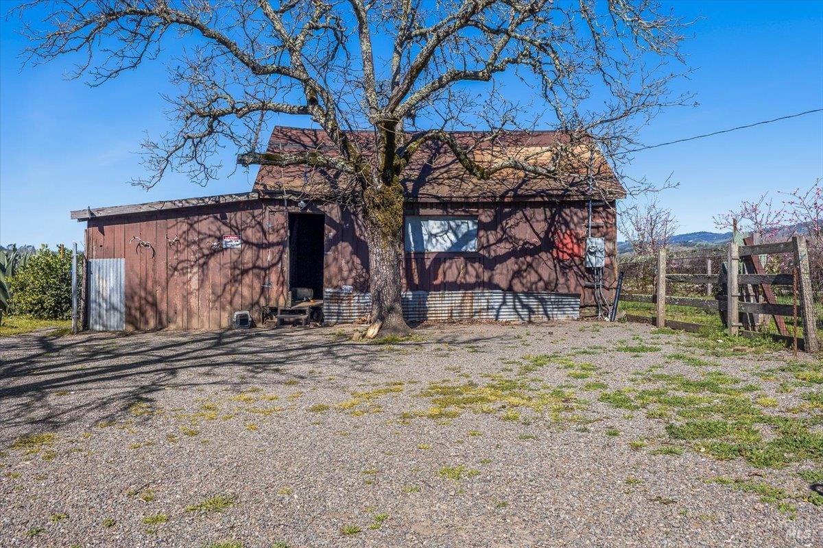 Detail Gallery Image 32 of 43 For 21399 River Ln, Geyserville,  CA 95441 - 2 Beds | 1 Baths