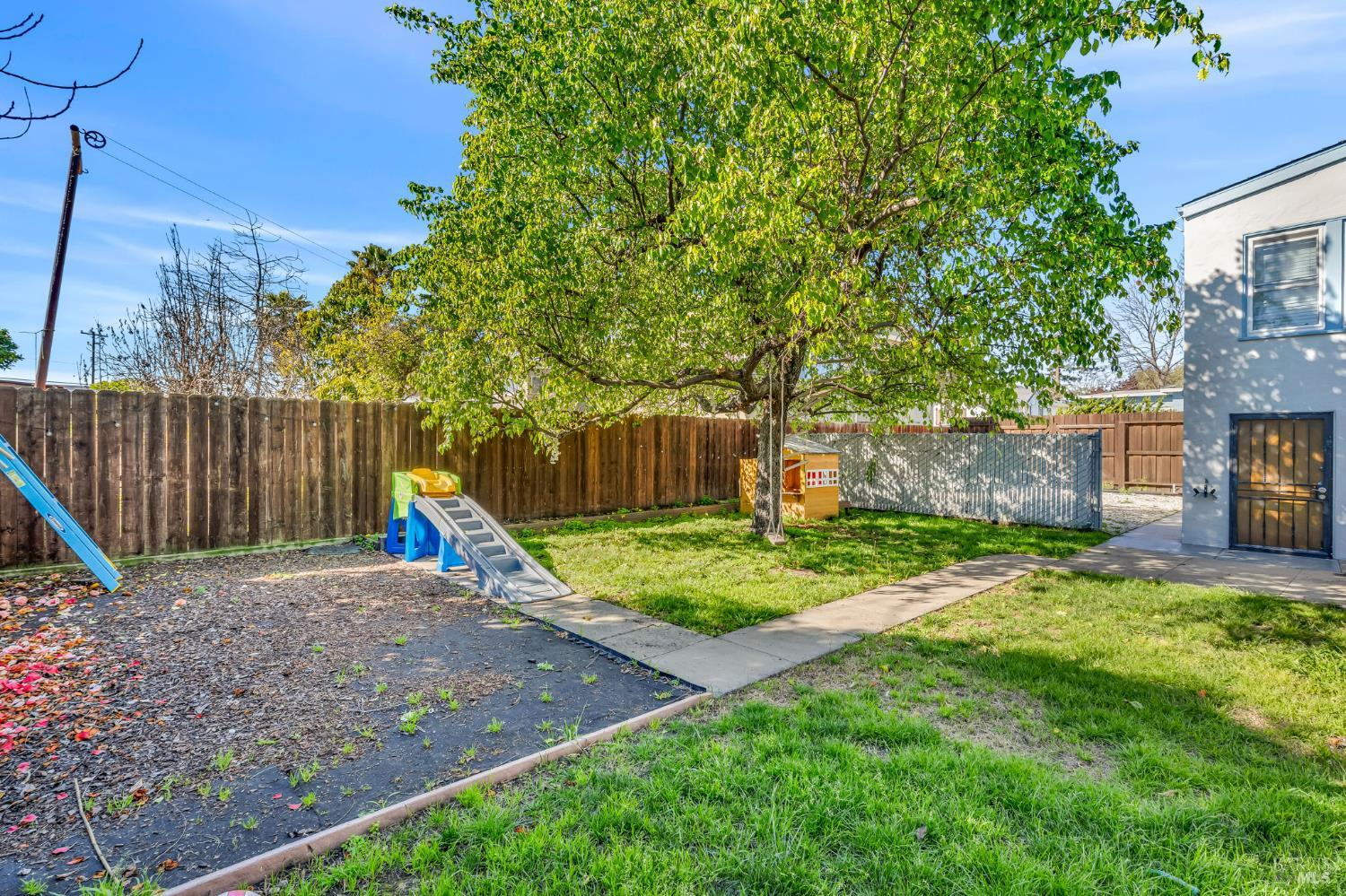 Detail Gallery Image 31 of 32 For 729 1st St, Rodeo,  CA 94572 - 3 Beds | 2 Baths