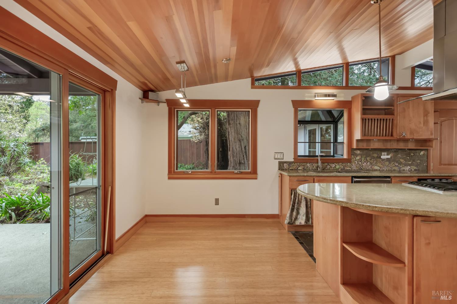 Detail Gallery Image 9 of 52 For 838 Oakwood Dr, Sonoma,  CA 95476 - 3 Beds | 2 Baths