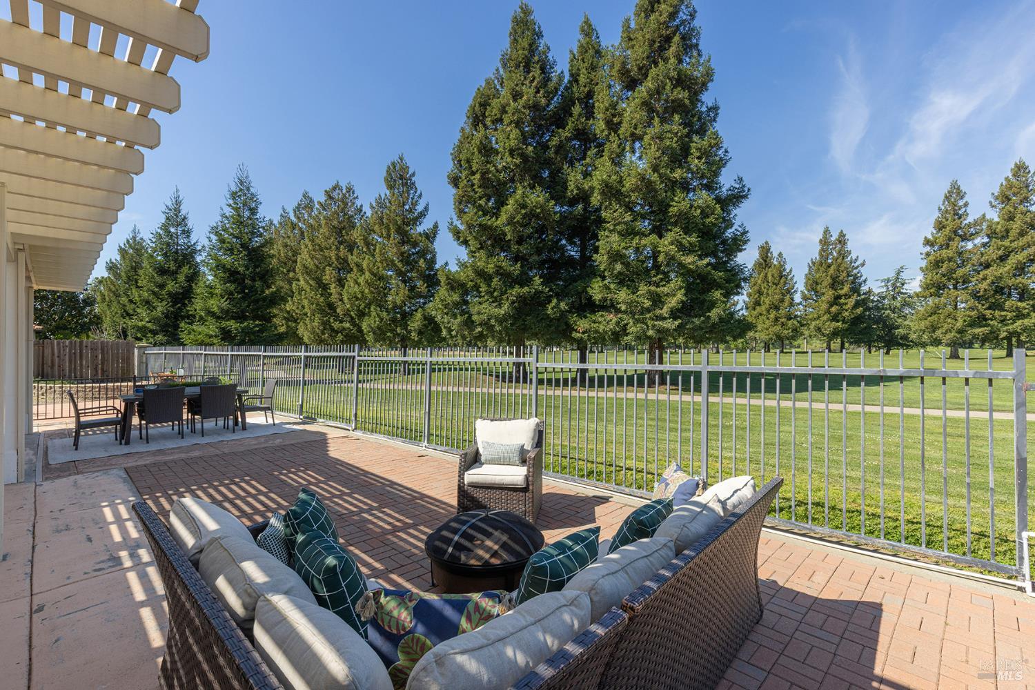 Detail Gallery Image 3 of 56 For 3896 Doral Dr, Fairfield,  CA 94533 - 4 Beds | 2 Baths