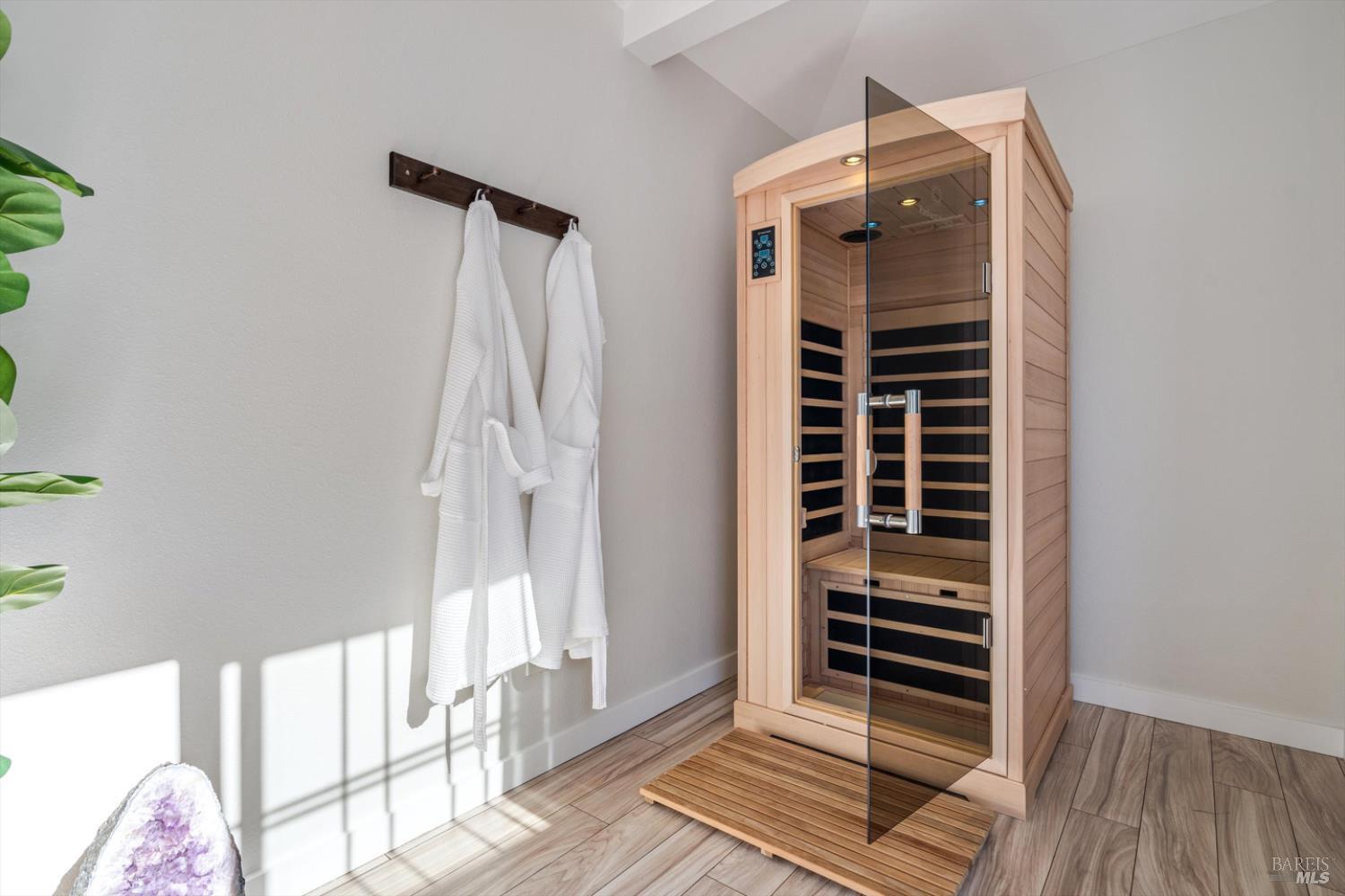 Detail Gallery Image 54 of 70 For 1236 N Fitch Mountain Rd, Healdsburg,  CA 95448 - 3 Beds | 2/1 Baths