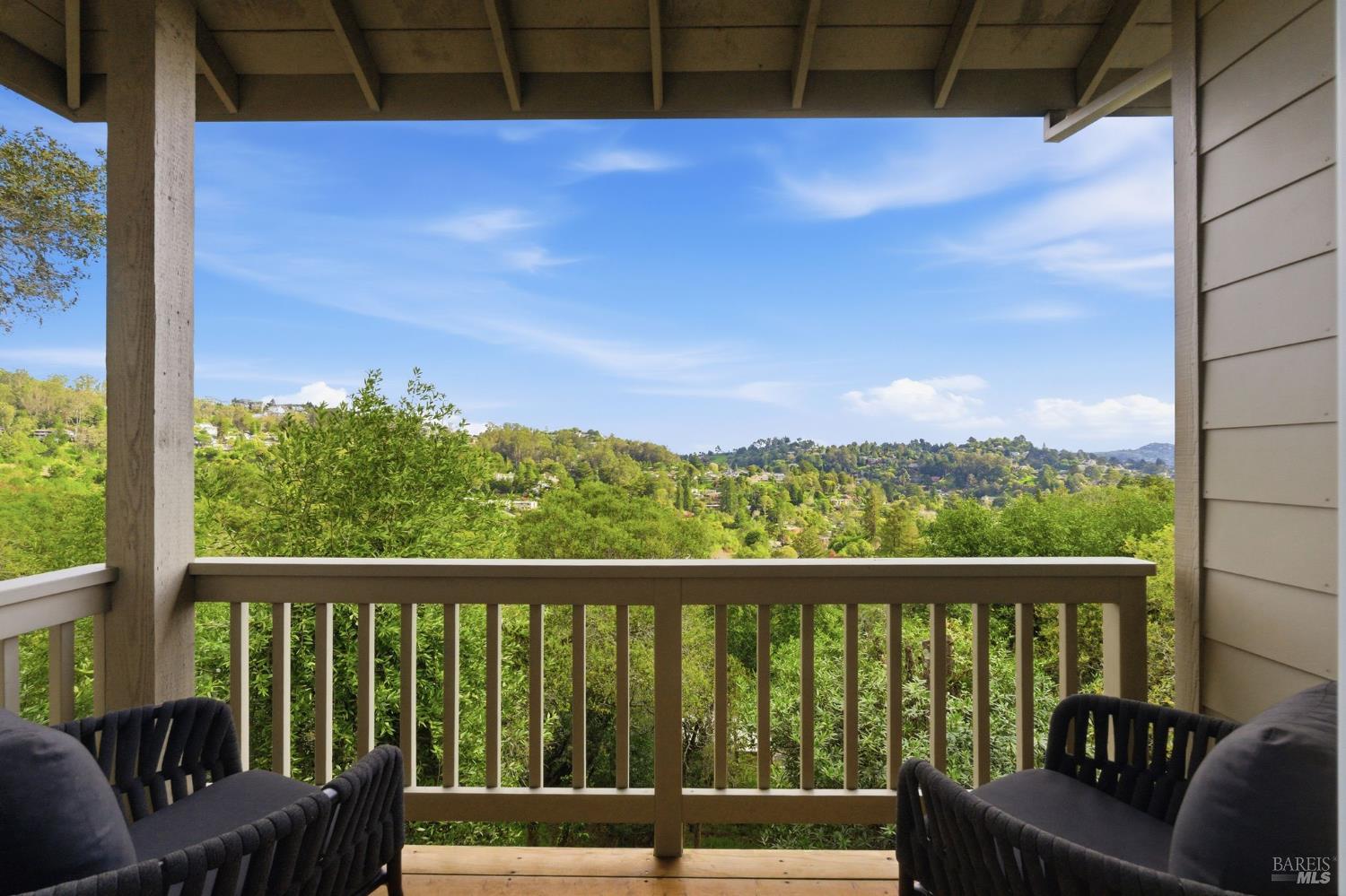 Detail Gallery Image 7 of 58 For 711 Forest Way, Mill Valley,  CA 94941 - 4 Beds | 3/1 Baths