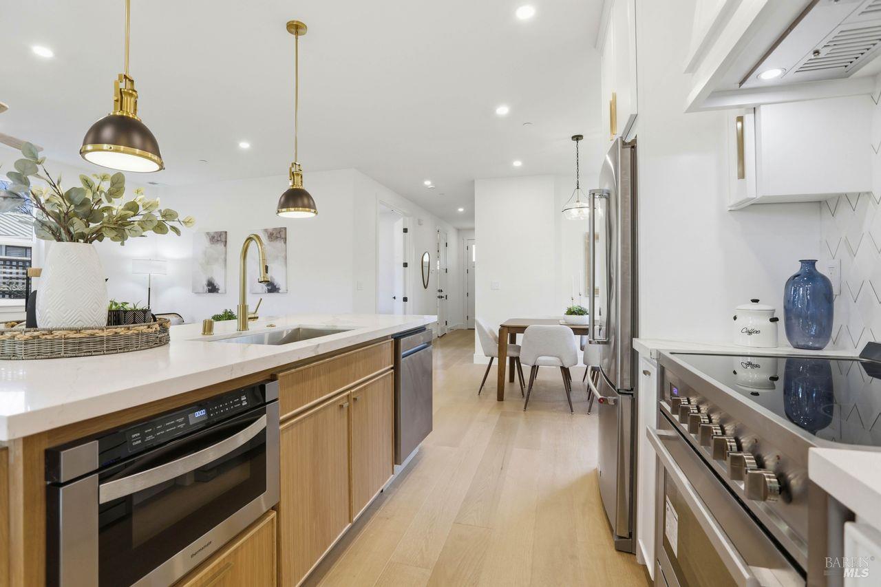 Detail Gallery Image 10 of 37 For 41 Park Dr, San Anselmo,  CA 94960 - 3 Beds | 2/1 Baths