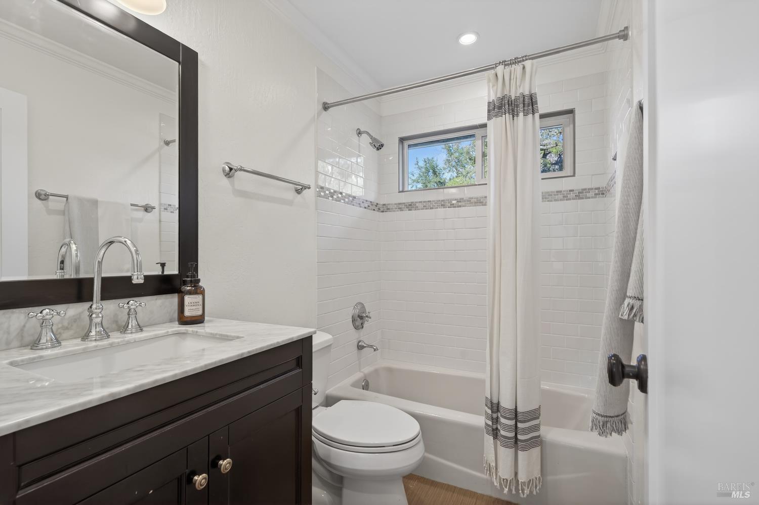 Detail Gallery Image 36 of 53 For 20 Archibald Ln, Novato,  CA 94945 - 4 Beds | 3/1 Baths